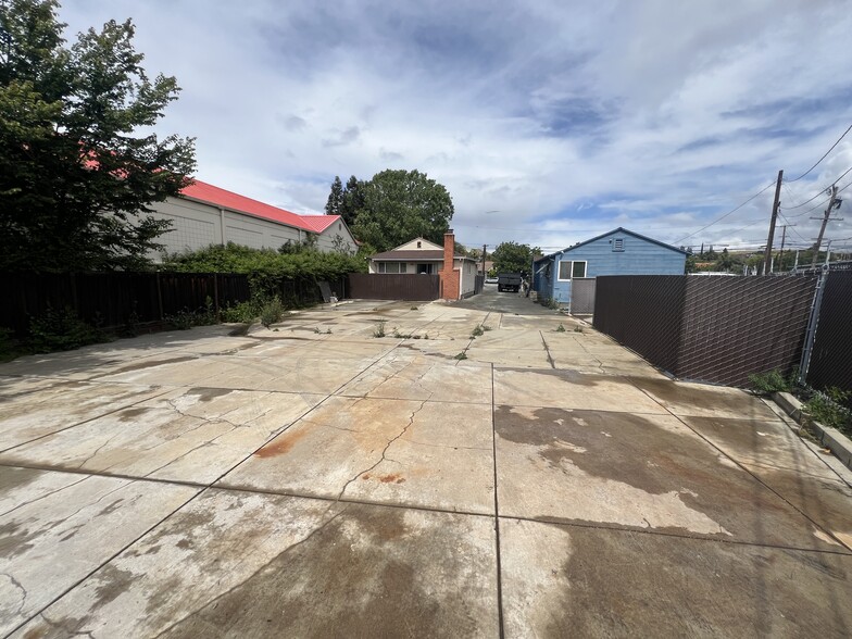 More Photos Of 4018 Pacheco Blvd, Martinez Industrial For Lease