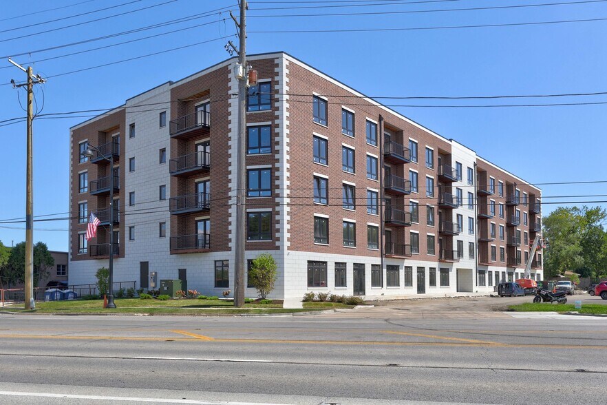 More Photos Of 9201 Milwaukee ave, Niles General Retail For Lease