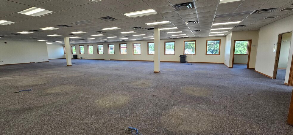 More Photos Of 221 W Madison St, Eau Claire Office For Lease
