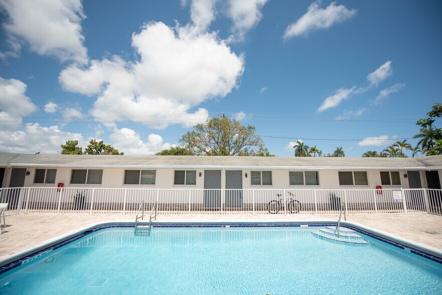 Primary Photo Of 231 SW 15th St, Pompano Beach Apartments For Sale