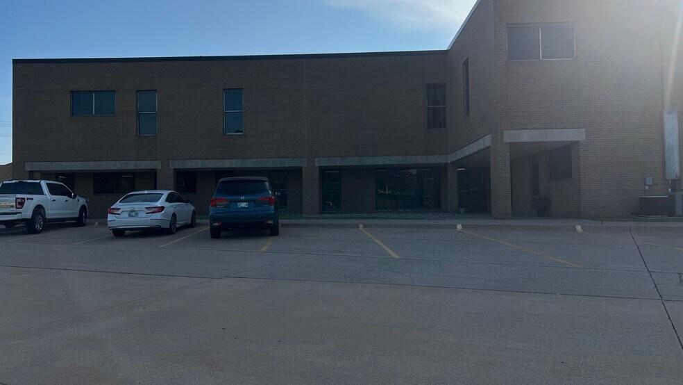 Primary Photo Of 615 E Oklahoma Ave, Enid Office For Sale