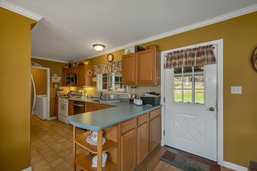 More Photos Of 1955 Presidential Hwy, Jefferson Restaurant For Sale