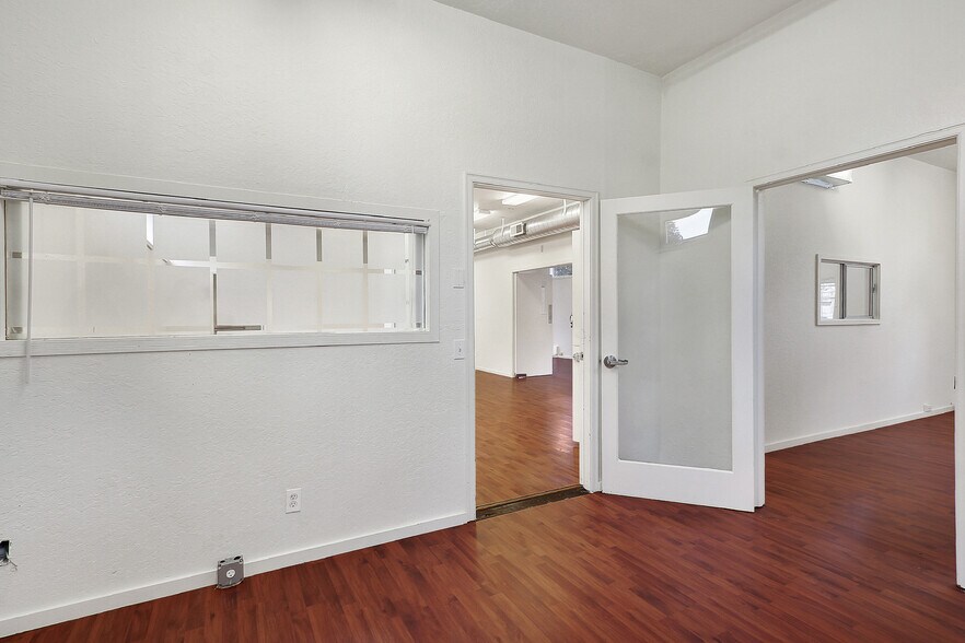 More Photos Of 23631 Edmonds Way, Edmonds Warehouse For Sale