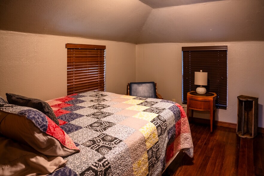 More Photos Of 1002 Old 66 Rd, Hydro Land For Sale
