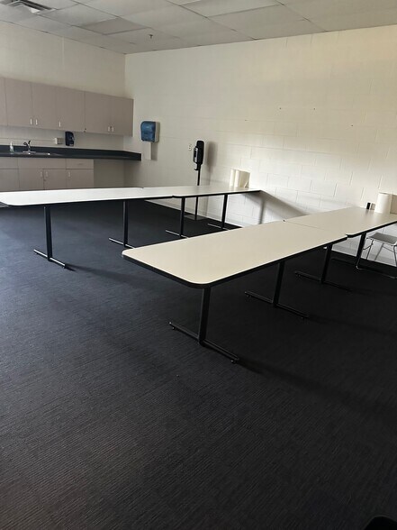 More Photos Of 3930 Traxler Ct, Bay City Medical For Sale