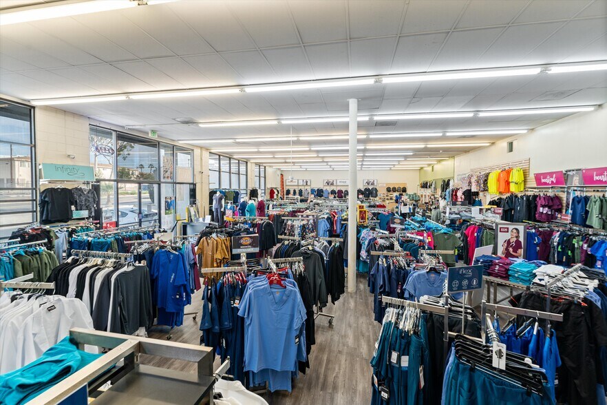 More Photos Of 500 E Willow St, Long Beach General Retail For Sale