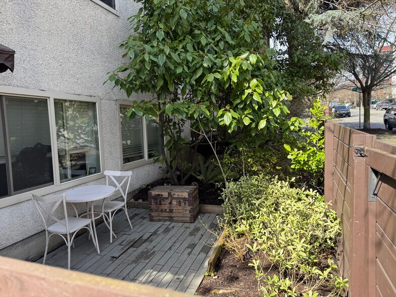 More Photos Of 2401 NW 63rd St, Seattle Apartments For Sale