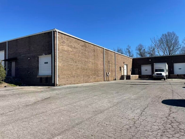 Primary Photo Of 1007 Norwalk St, Greensboro Warehouse For Lease