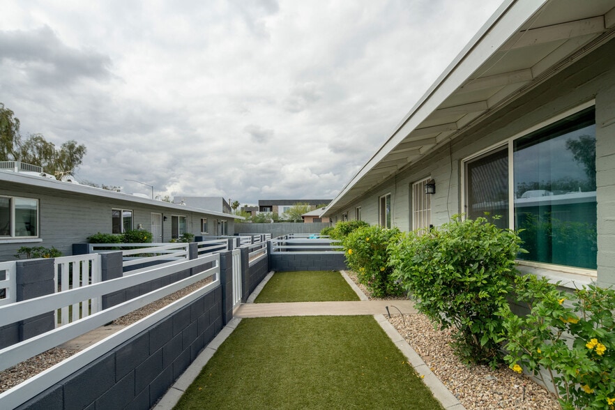 More Photos Of 511 N 52nd St, Phoenix Apartments For Sale