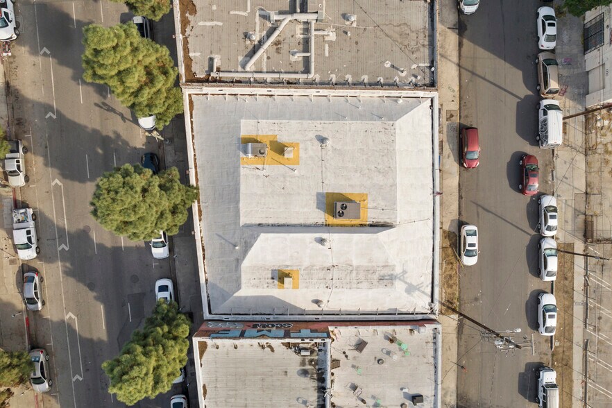 More Photos Of 1326 S Grand Ave, Los Angeles Warehouse For Sale