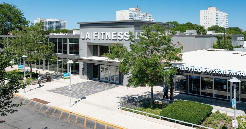 More Photos Of 3401-3481 S King Dr, Chicago Unknown For Lease