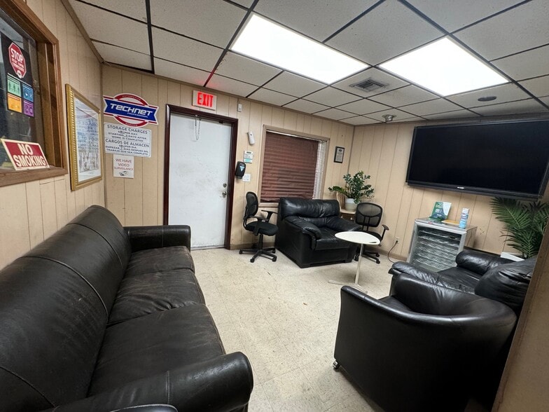 More Photos Of 2355 NW 30th St, Oakland Park Warehouse For Sale