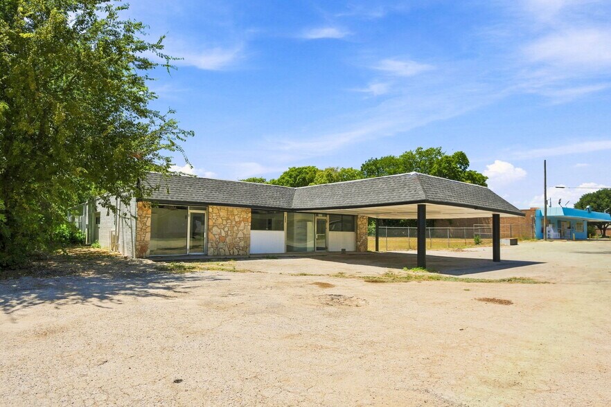 More Photos Of 1271 Oak St, Schertz Schools For Lease