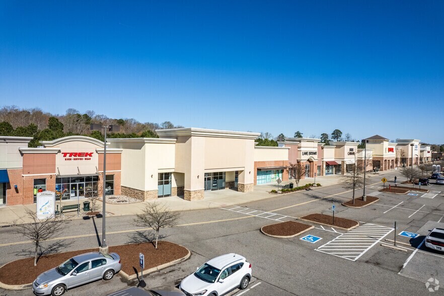More Photos Of 12551 Jefferson Ave, Newport News General Retail For Lease
