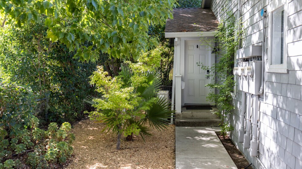 More Photos Of 1030 G St, Napa Apartments For Sale