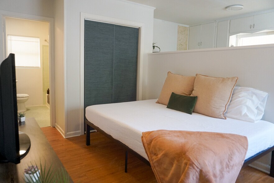 More Photos Of 118 Funston Pl, San Antonio Apartments For Sale