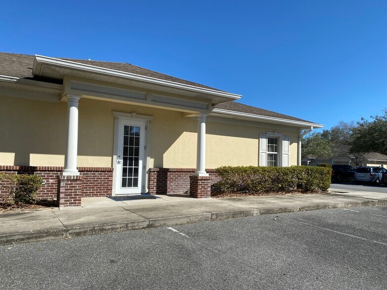 More Photos Of 929 N US Hwy 27/441, Lady Lake Medical For Lease