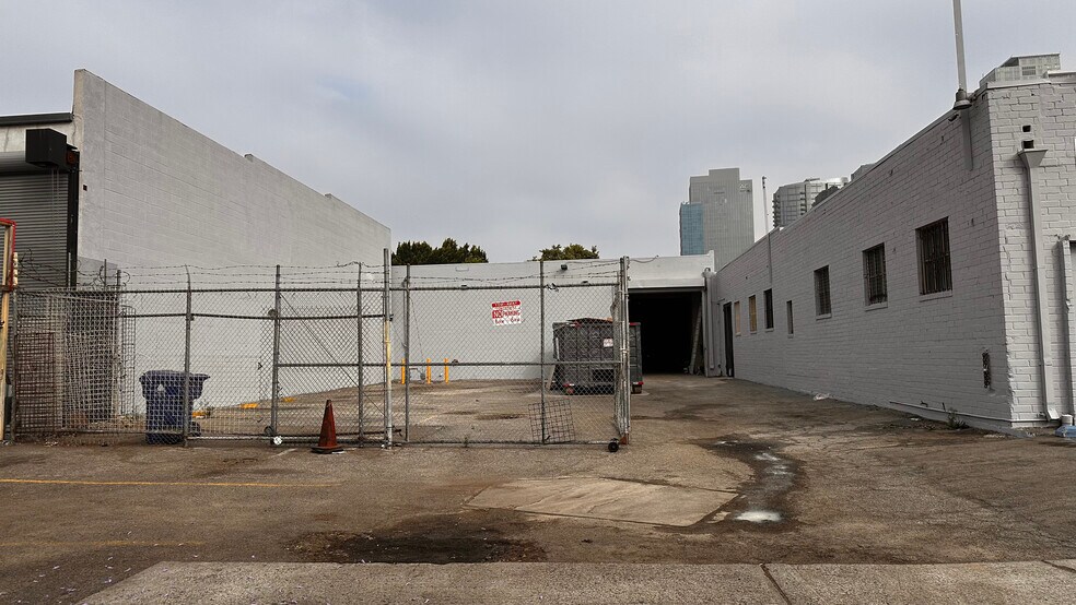 More Photos Of 1318 S Olive St, Los Angeles Warehouse For Lease