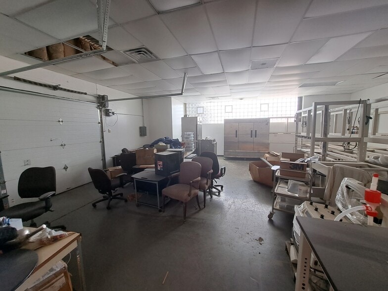 More Photos Of 625 Factory Rd, Addison Warehouse For Sale