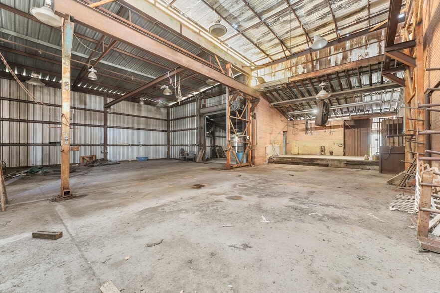 More Photos Of 16144 Market St, Channelview Manufacturing For Sale