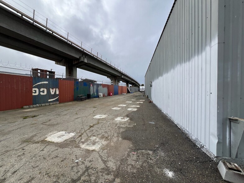 More Photos Of 1019 High St, Oakland Manufacturing For Lease