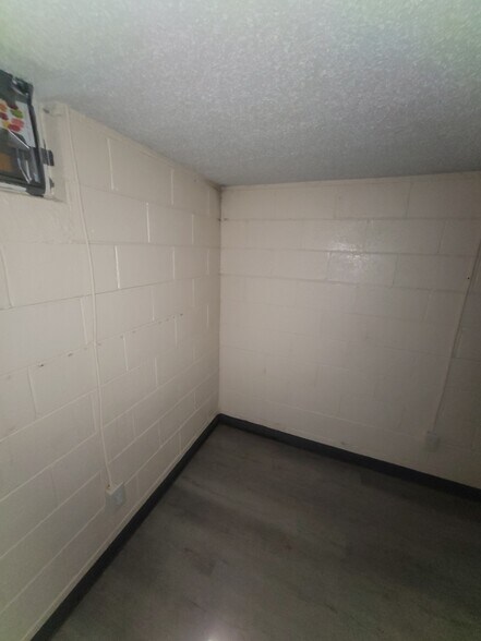 More Photos Of 1458 W 32nd St, Indianapolis Apartments For Sale