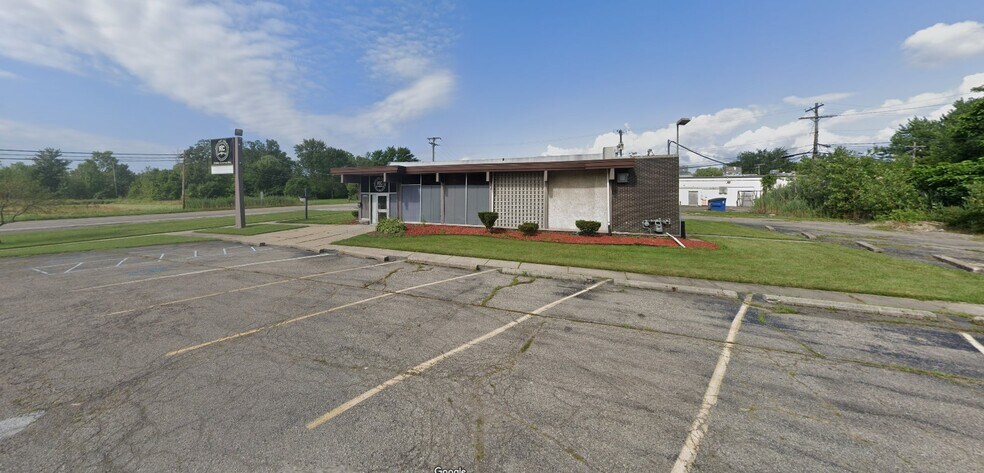 More Photos Of 31062 Ecorse Rd, Romulus Bank For Lease