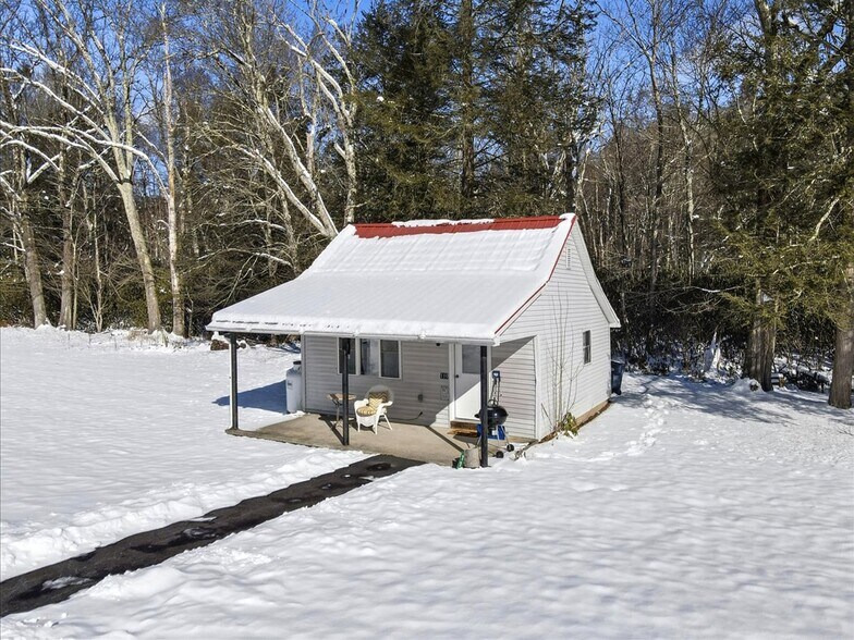 More Photos Of 306 Merwinsburg Rd, Effort Apartments For Sale