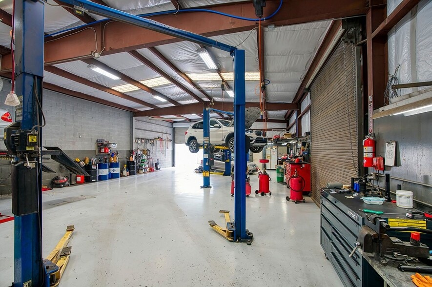 More Photos Of 648 W Coolidge St, Phoenix Auto Repair For Sale