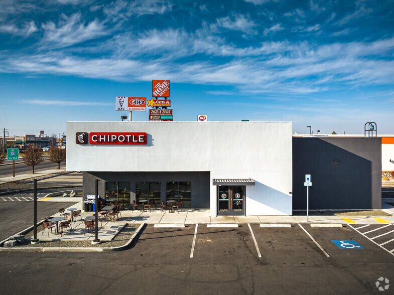 More Photos Of 1657 E Idaho Ave, Ontario General Retail For Sale