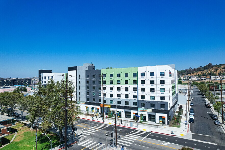 More Photos Of 1457 N Main St, Los Angeles Apartments For Lease