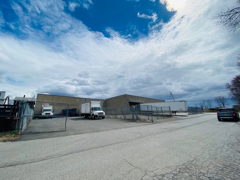 More Photos Of 33 Baron Blvd, Staten Island Warehouse For Lease