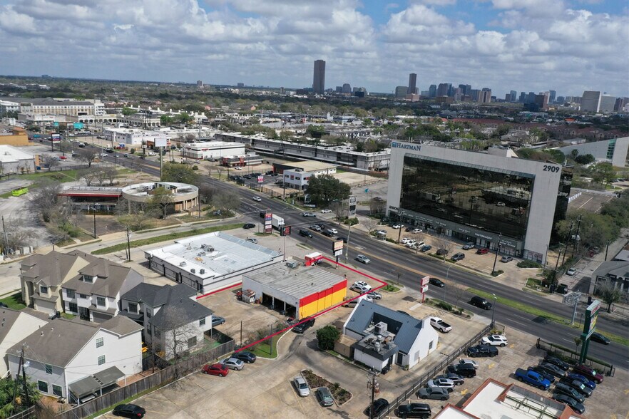 More Photos Of 2902 Hillcroft Ave, Houston Auto Repair For Lease