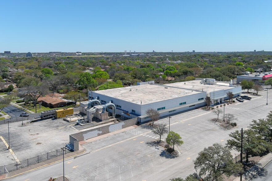 More Photos Of 7000 San Pedro Ave, San Antonio Storefront Retail Office For Sale
