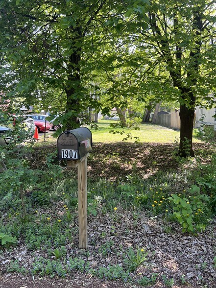 More Photos Of 1426 Frost Ave E, Maplewood Apartments For Sale