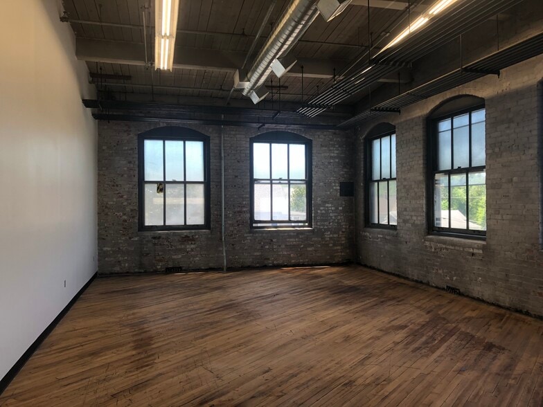 More Photos Of 435 Lancaster St, Leominster Office For Lease