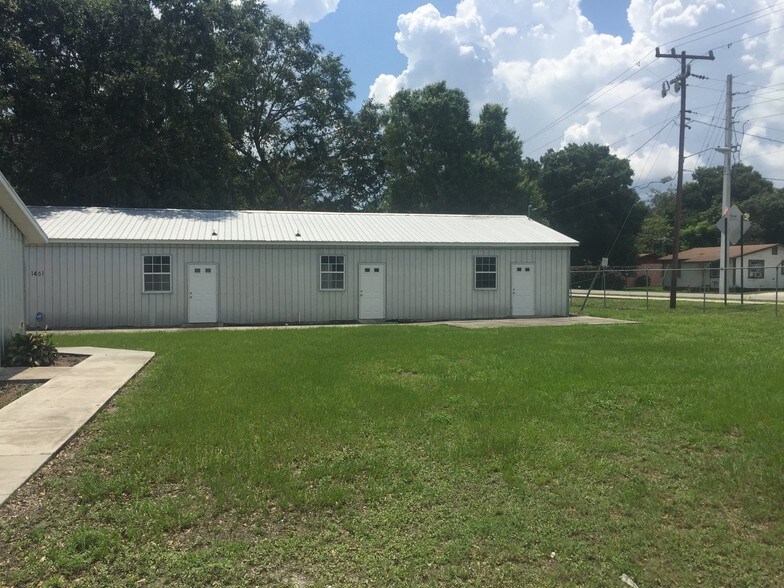 More Photos Of 1401 SW Martin Luther King Jr St, Arcadia General Retail For Lease