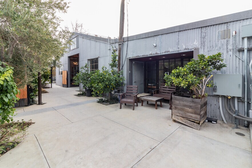More Photos Of 2820 Newell St, Los Angeles Office For Sale