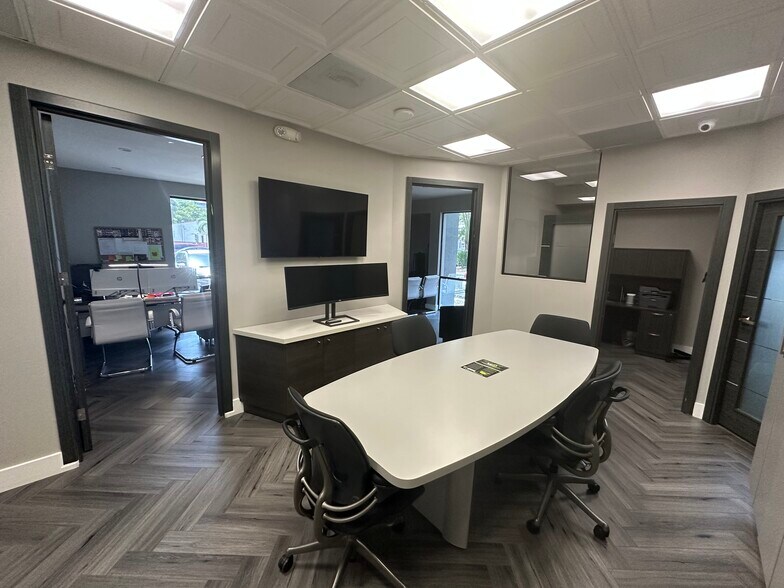 More Photos Of 520 NW 165th St, North Miami Beach Office For Sale