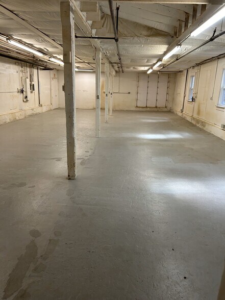 More Photos Of 51 Willow St, Washington Industrial For Sale