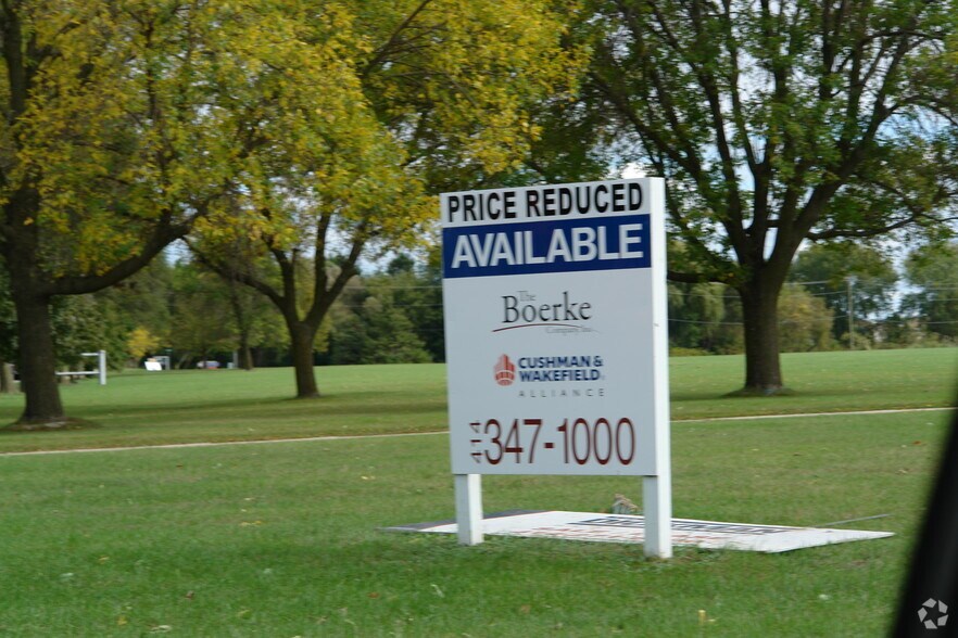 More Photos Of 100 S CP Ave, Lake Mills Manufacturing For Lease