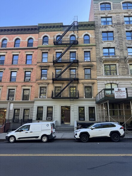 More Photos Of 280 Manhattan Ave, New York Apartments For Sale
