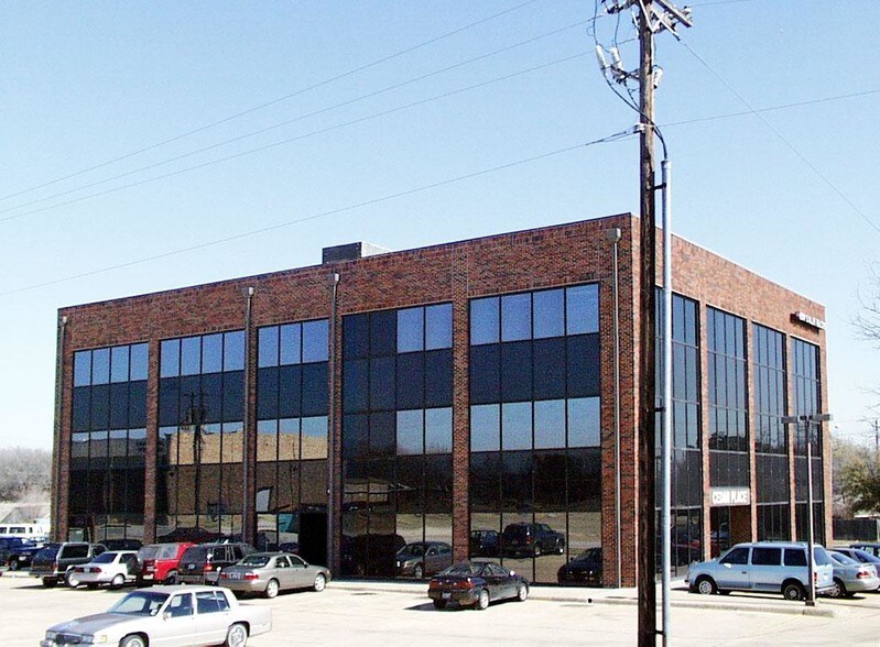 More Photos Of 407 N Cedar Ridge Dr, Duncanville Office Residential For Lease