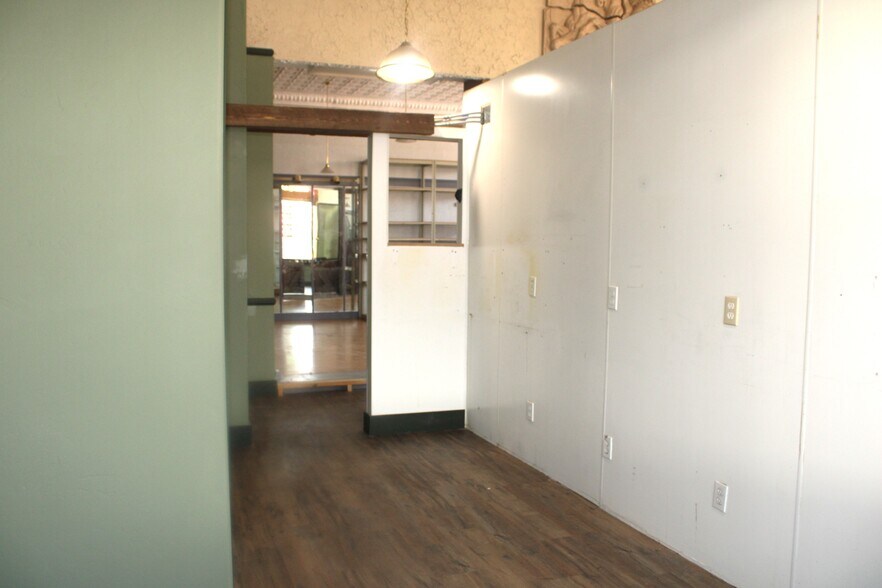More Photos Of 944 Main St, Evanston Storefront Retail Office For Lease