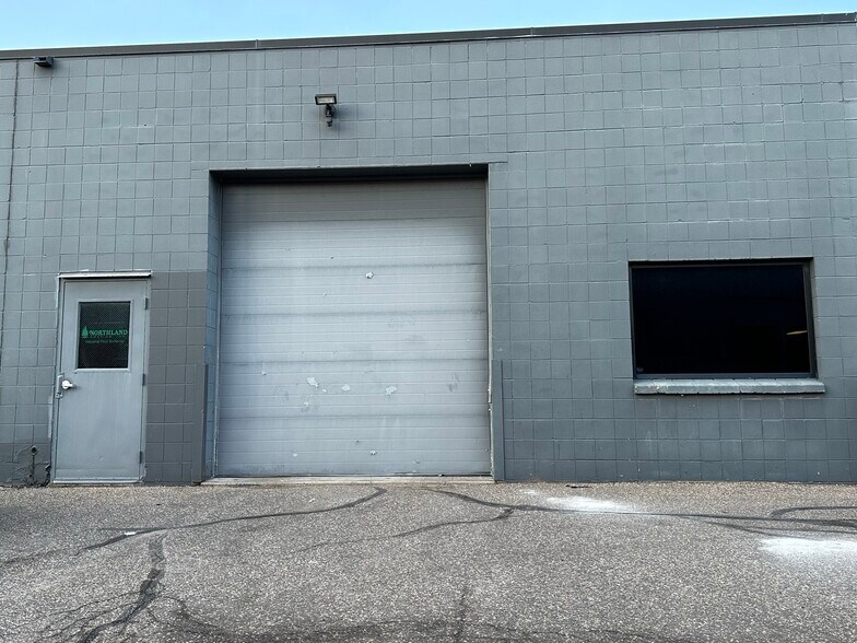 More Photos Of 425 Etna St, Saint Paul Light Manufacturing For Lease