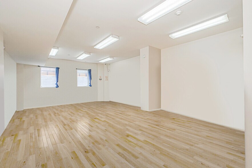 More Photos Of 44-46 Market St, New York Apartments For Sale