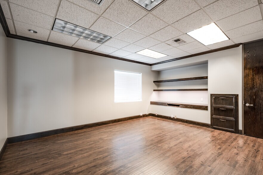 More Photos Of 24707 W Hardy Rd, Spring Office For Sale