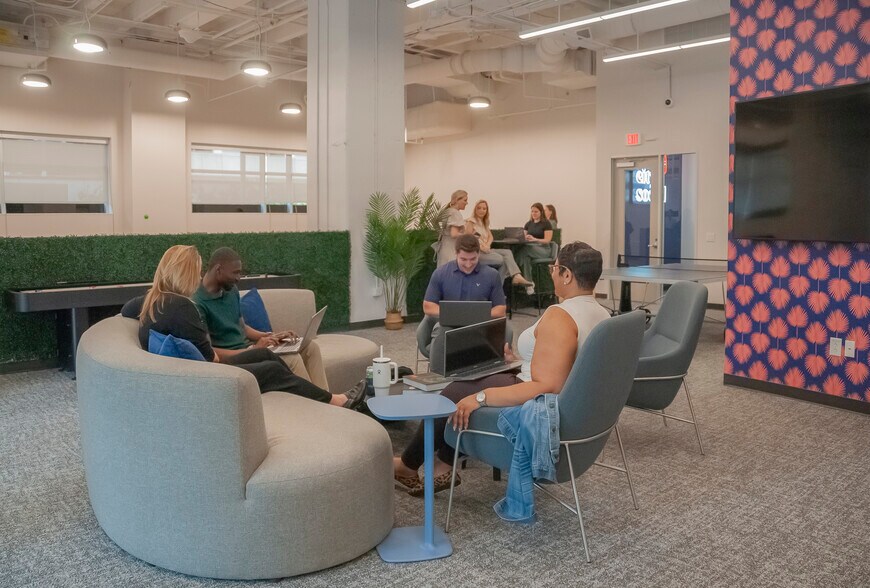 More Photos Of 421 Fayetteville St, Raleigh Office Residential For Lease