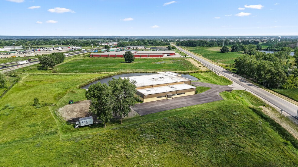 More Photos Of 560 Rolling Meadows, Fond Du Lac Light Distribution For Sale