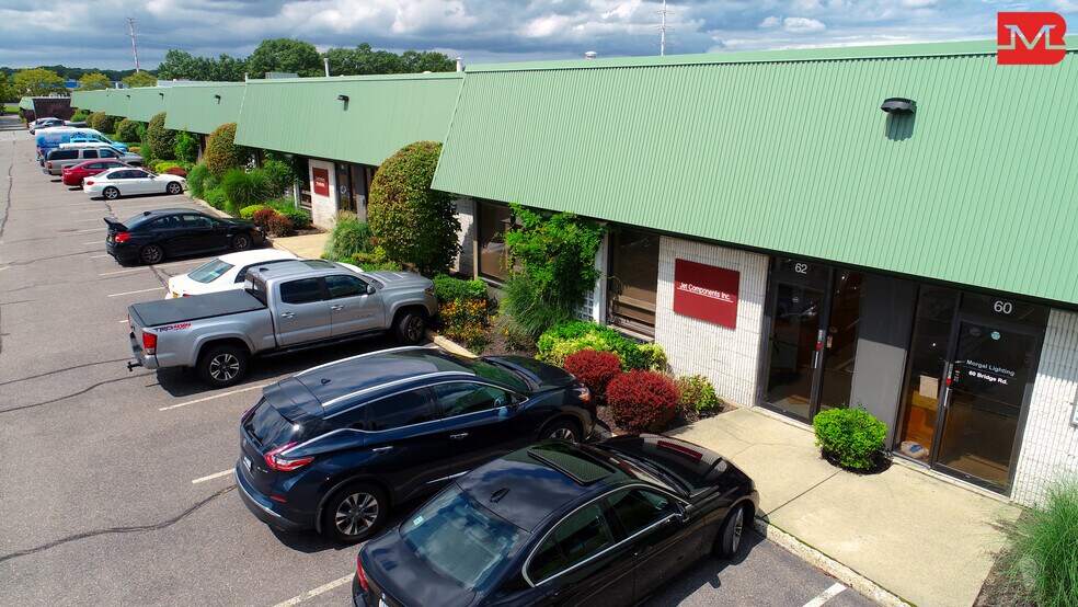 More Photos Of 60-90 Bridge Rd, Islandia Warehouse For Lease